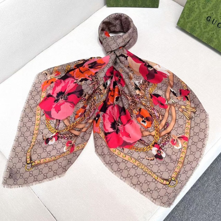 グッチ 高再現度スカーフ n級 2025新作 精密ディテール 高級感仕上げ 上質感 選ばれる理由あり 華やかデザイン_2