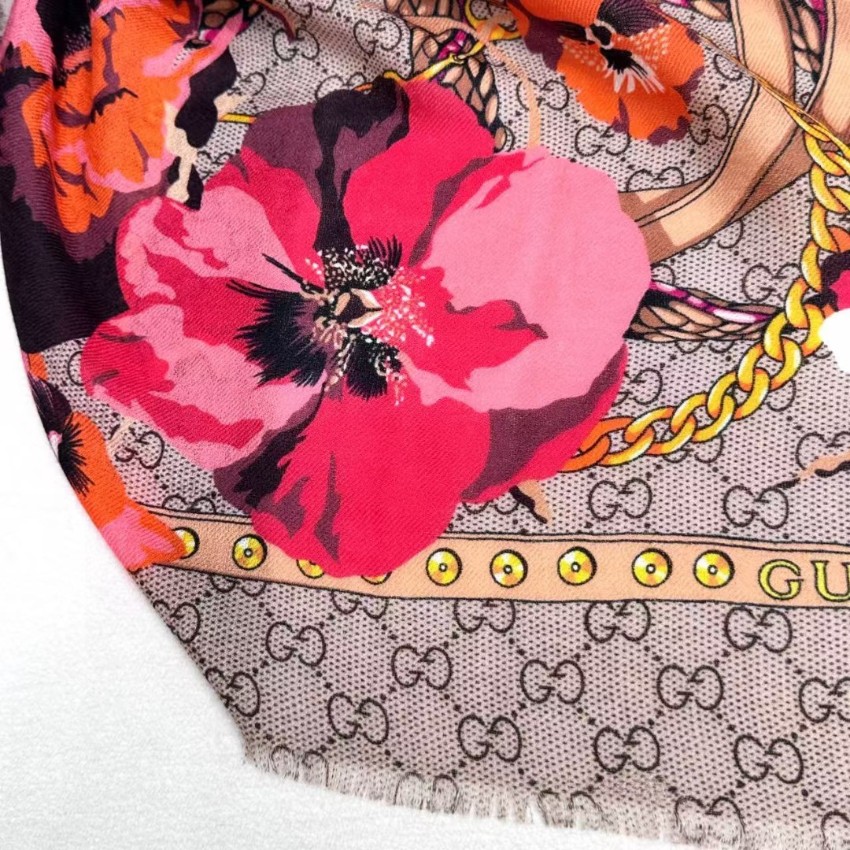 グッチ 高再現度スカーフ n級 2025新作 精密ディテール 高級感仕上げ 上質感 選ばれる理由あり 華やかデザイン_5