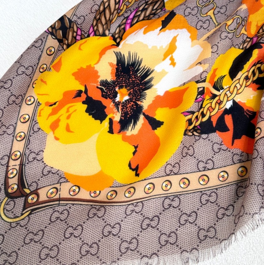 グッチ 高再現度スカーフ 偽物 バレない再現度 2025新作 精密ディテール 高級感仕上げ 華やかデザイン リピーター多数_5