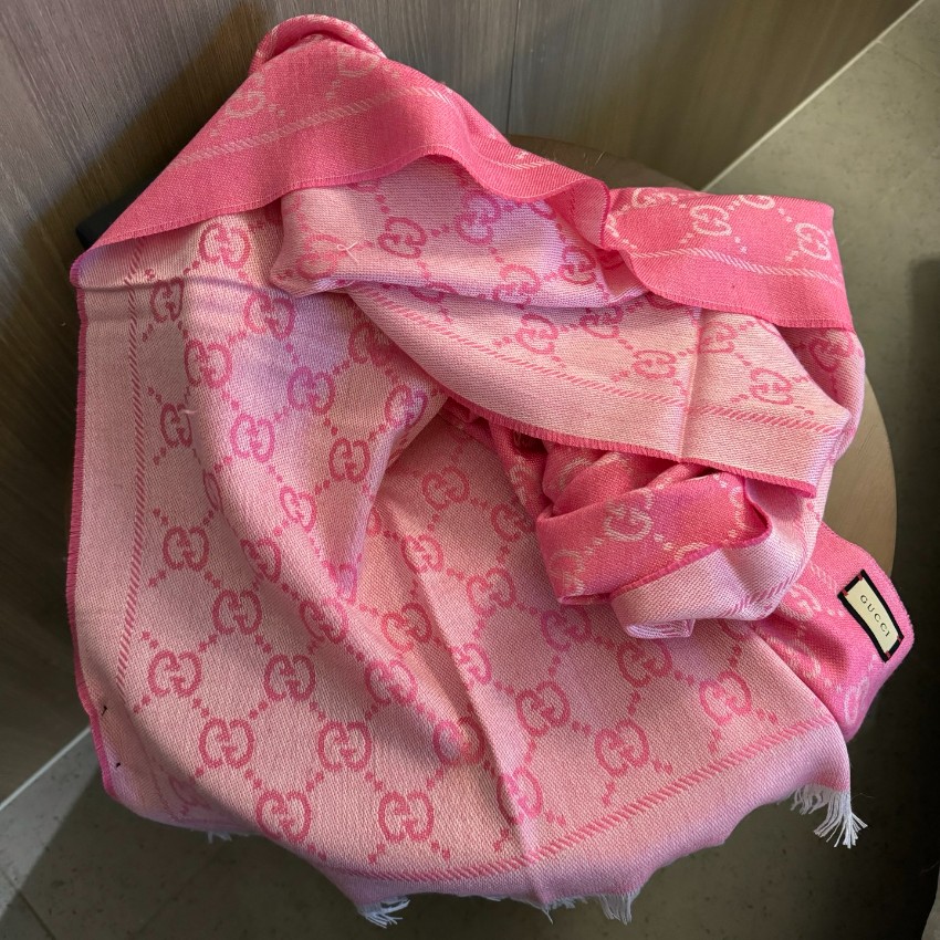 グッチ 高再現度スカーフ 激安通販 2025新作 精密ディテール 上質感 高級感仕上げ 華やかデザイン リピーター多数_7