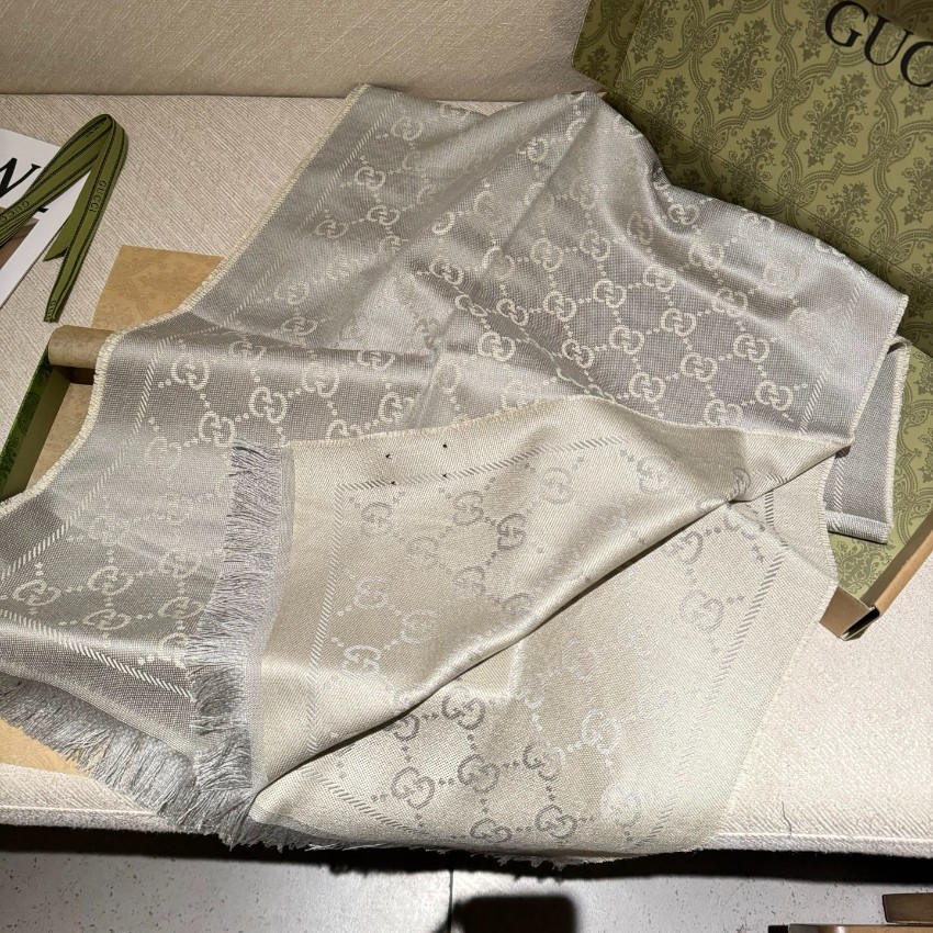 グッチ 高再現度スカーフ コピー 2025新作 精密ディテール 上質感 高級感仕上げ シンプルデザイン リピーター多数_2