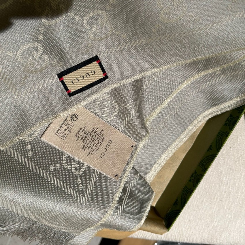 グッチ 高再現度スカーフ コピー 2025新作 精密ディテール 上質感 高級感仕上げ シンプルデザイン リピーター多数_3