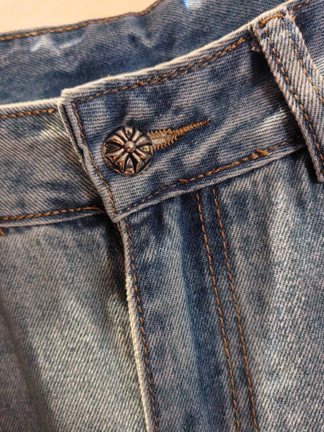 クロムハーツ ジーンズ スーパーコピー 2025新作 クロスパッチデザイン ヴィンテージ加工 高級感デニム_3