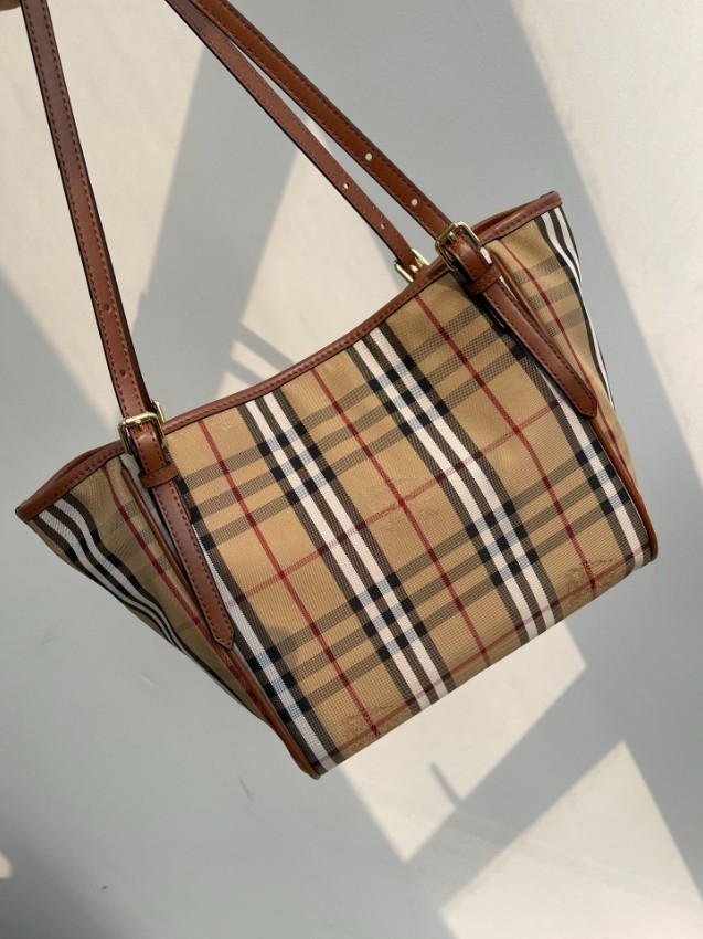 1761289529997305.jpg burberry-20251024 (1).jpg