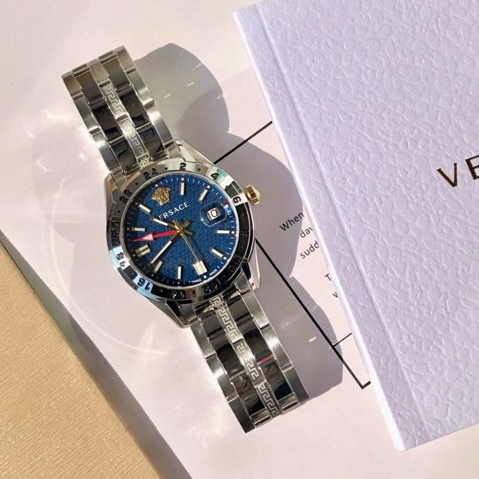 ヴェルサーチ スーパーコピー 優良サイト 高再現度 高級レベル仕様 精密ディテール メンズ腕時計 ブルーダイヤル 2025新作_1