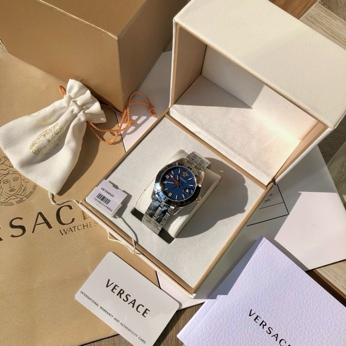 ヴェルサーチ スーパーコピー 優良サイト 高再現度 高級レベル仕様 精密ディテール メンズ腕時計 ブルーダイヤル 2025新作_4