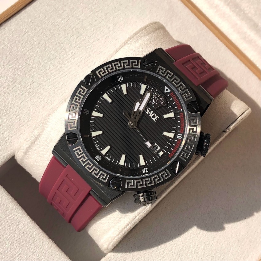ヴェルサーチ 偽物 バレない再現度 高級感仕上げ 高再現度 職人技術再現 メンズ腕時計 ブラック×ボルドー 2025新作_7