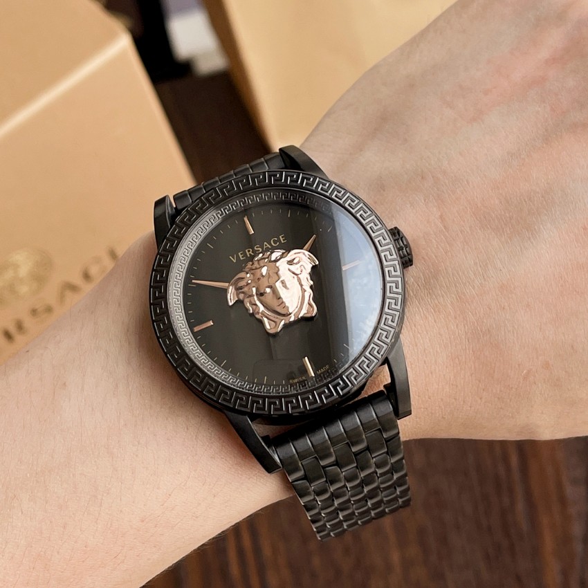 ヴェルサーチ スーパーコピー 優良サイト 高級感仕上げ 圧倒的な再現度 上質な質感 メンズ腕時計 ブラックメデューサ 2025新作_4