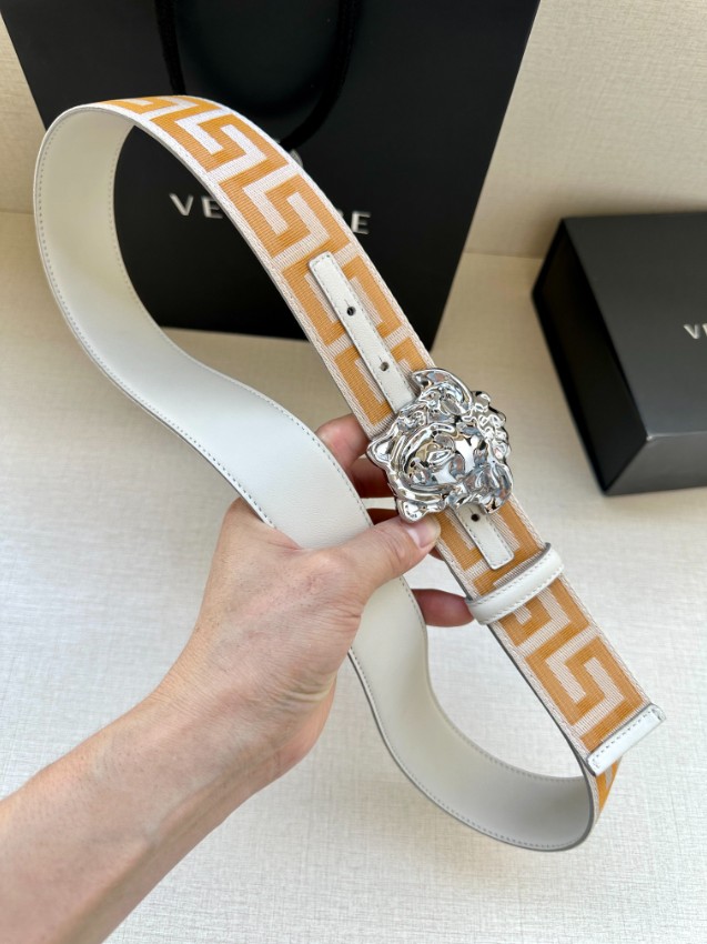 ヴェルサーチ 偽物 バレない再現度 高級感仕上げ 上質な質感 精密ディテール メンズベルト メデューサバックル 2025新作_3