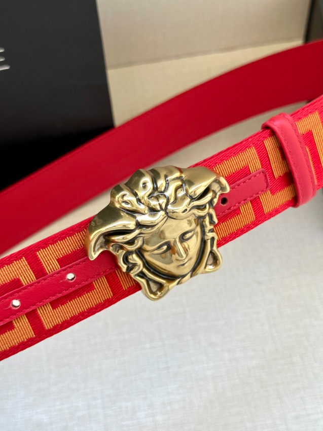 ヴェルサーチ コピー 高級感仕上げ 高再現度 上質な質感 レッドメデューサ メンズベルト 2025新作モデル_5