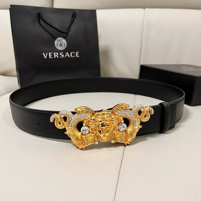ヴェルサーチ 芸能人愛用 高級感仕上げ 圧倒的存在感 高再現度 ゴールドメデューサ メンズベルト 2025新作_1
