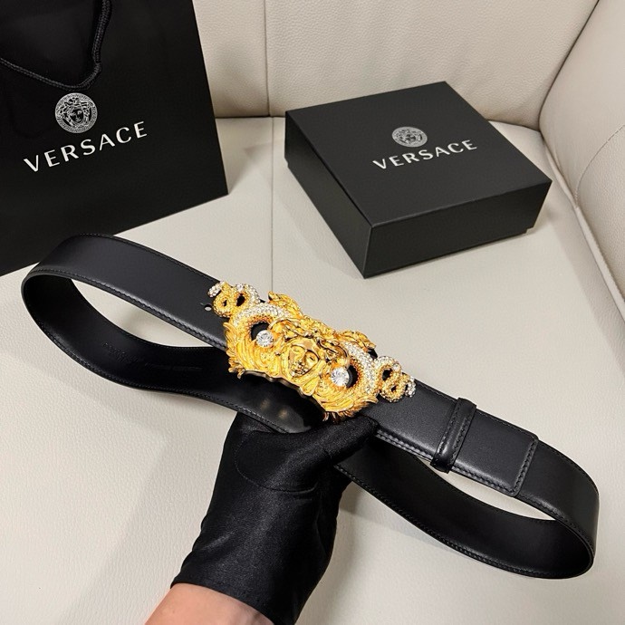 ヴェルサーチ 芸能人愛用 高級感仕上げ 圧倒的存在感 高再現度 ゴールドメデューサ メンズベルト 2025新作_3