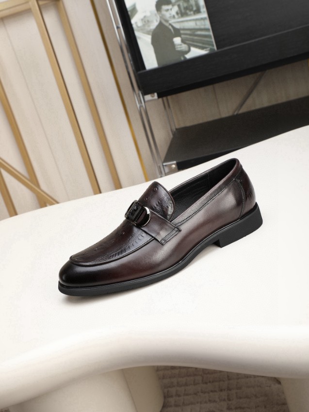 ヴェルサーチ AAA級レプリカ 高級感仕上げ 上質レザー使用 丁寧な縫製 ダークブラウンローファー_5