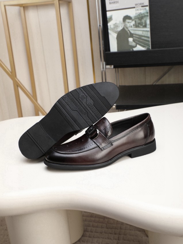 ヴェルサーチ AAA級レプリカ 高級感仕上げ 上質レザー使用 丁寧な縫製 ダークブラウンローファー_7