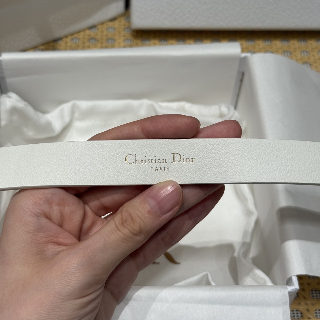 ディオール ホワイト ベルト 格安 高級感仕上げ 上質レザー仕様 数量限定入荷 レディース 人気モデル_5