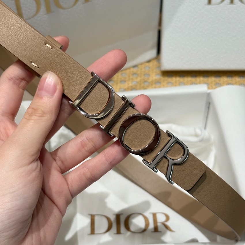 ディオール グレージュ ベルト 芸能人愛用モデル 上質レザー仕様 高級感仕上げ 数量限定入荷 レディース 人気_4