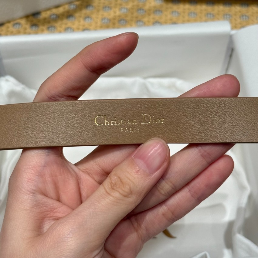 ディオール グレージュ ベルト 芸能人愛用モデル 上質レザー仕様 高級感仕上げ 数量限定入荷 レディース 人気_5