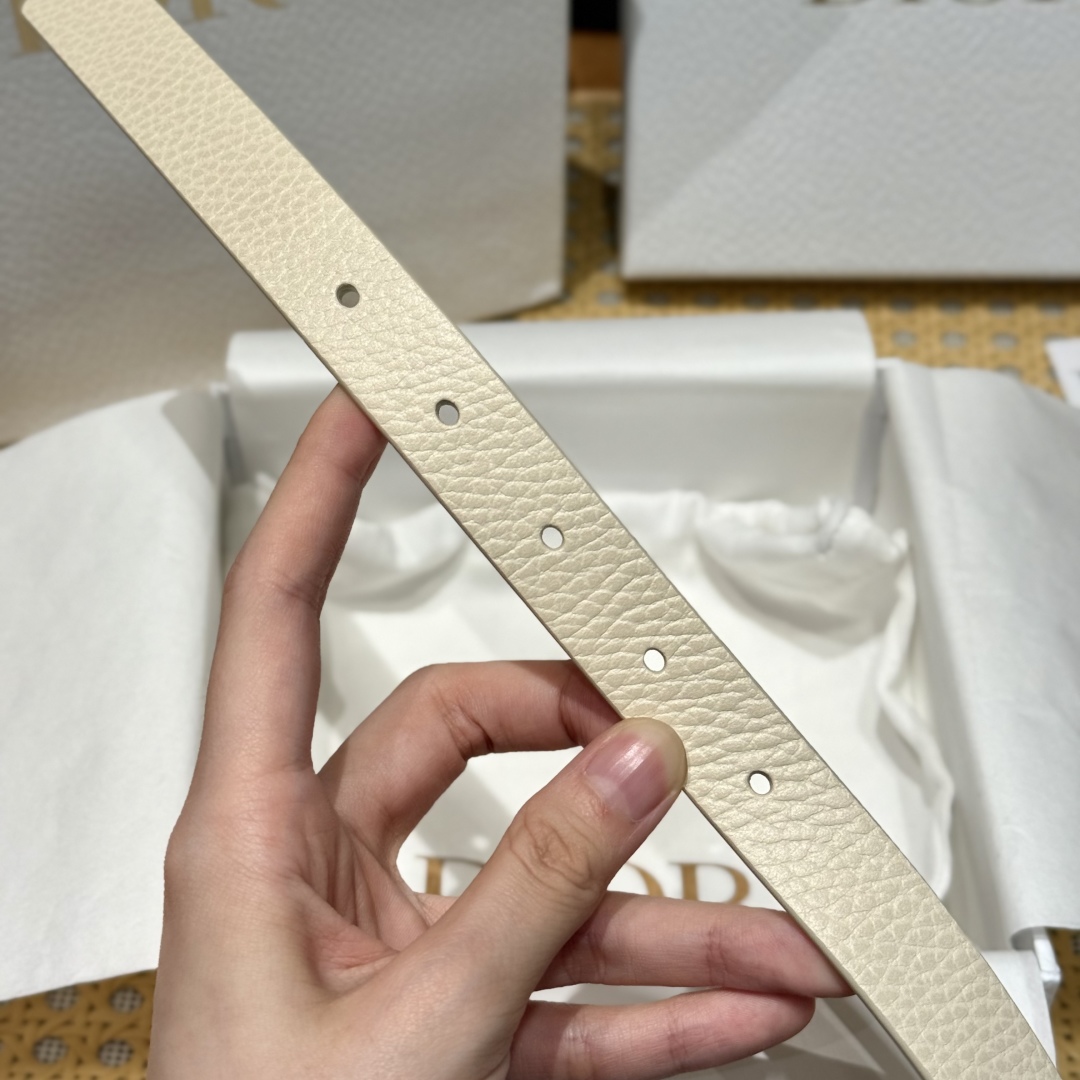 ディオール アイボリー ベルト スーパーコピー 優良サイト 上質レザー仕様 高再現度仕上げ 数量限定入荷 人気モデル_8