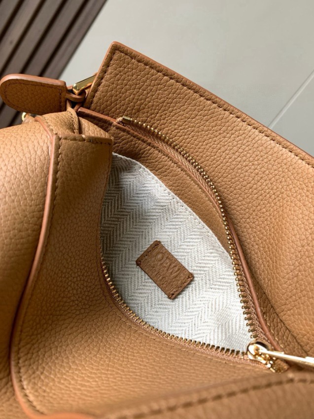 ロエベ タン ミニバッグ 優良サイト 上質レザー仕様 高級感仕上げ 数量限定入荷 人気レディースモデル_7