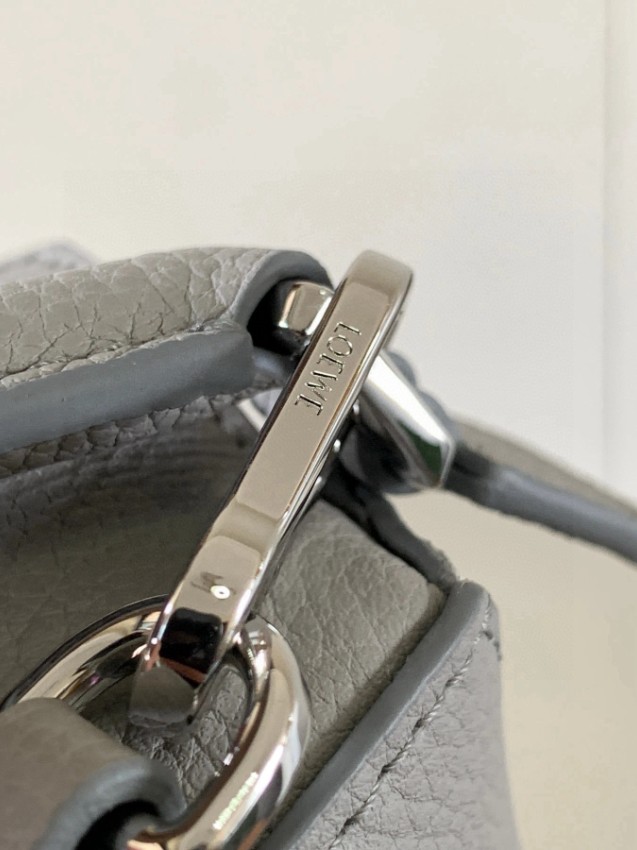 ロエベ グレー ミニバッグ スーパーコピー 優良サイト 高品質レザー仕様 上品デザイン 高再現度 人気モデル_6