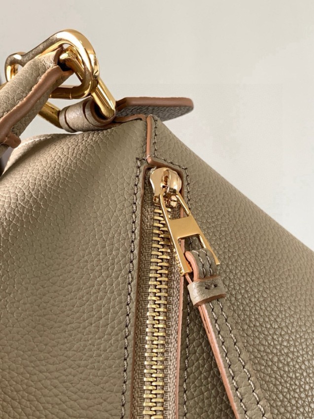 ロエベ サンドベージュ バッグ 優良サイト 高品質レザー仕様 職人技術再現 上品カラー 高再現度モデル_4