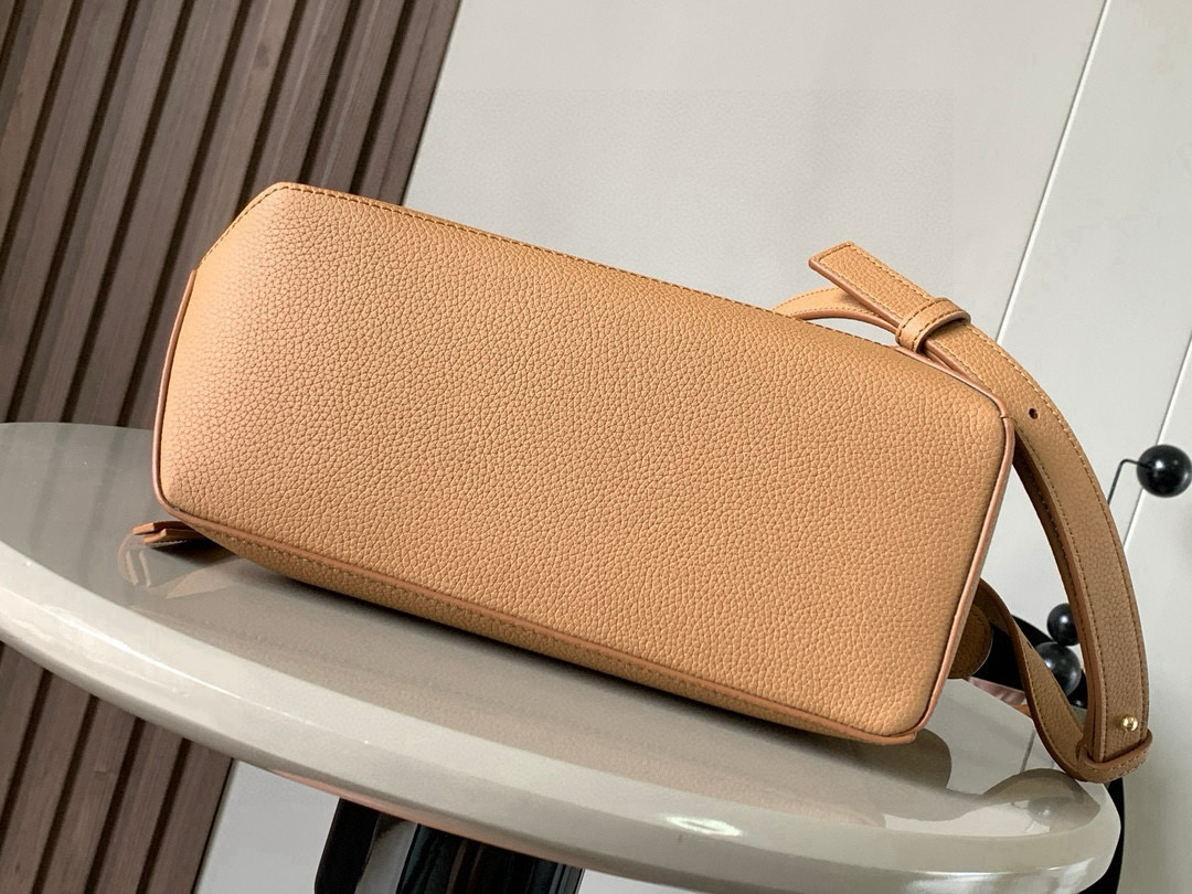 ロエベ ライトキャメル バッグ スーパーコピー 優良サイト 高級感仕上げ 本革使用 上質フォルム_4
