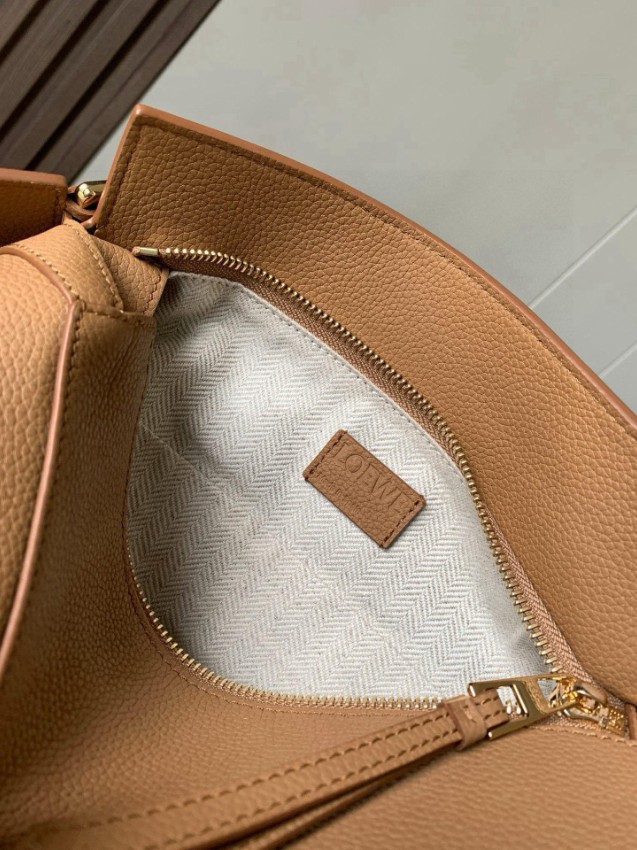 ロエベ ライトキャメル バッグ スーパーコピー 優良サイト 高級感仕上げ 本革使用 上質フォルム_5