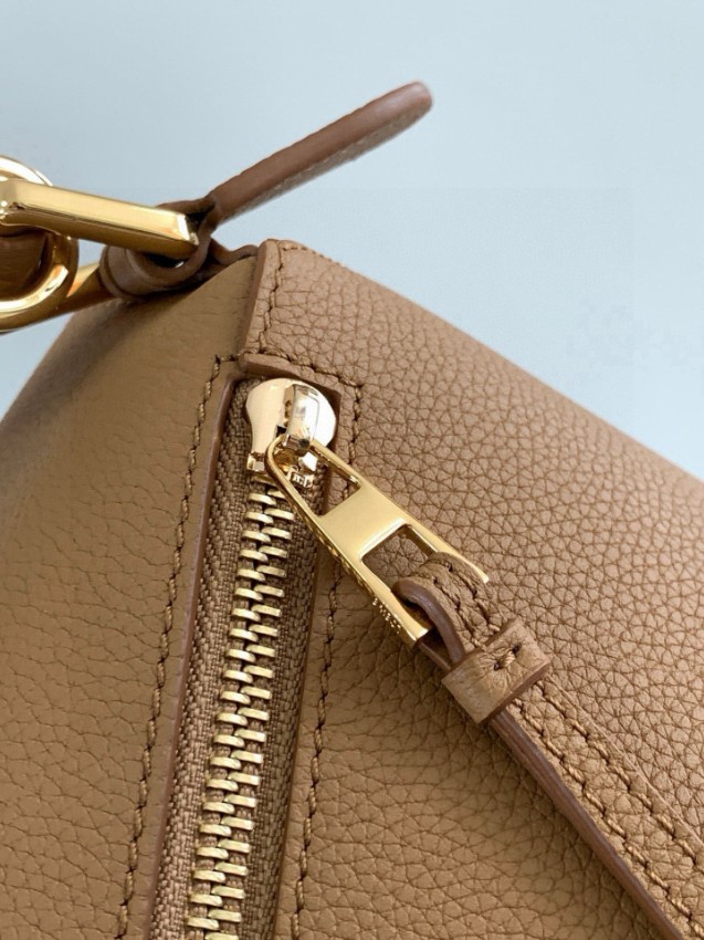 ロエベ ライトキャメル バッグ スーパーコピー 優良サイト 高級感仕上げ 本革使用 上質フォルム_6