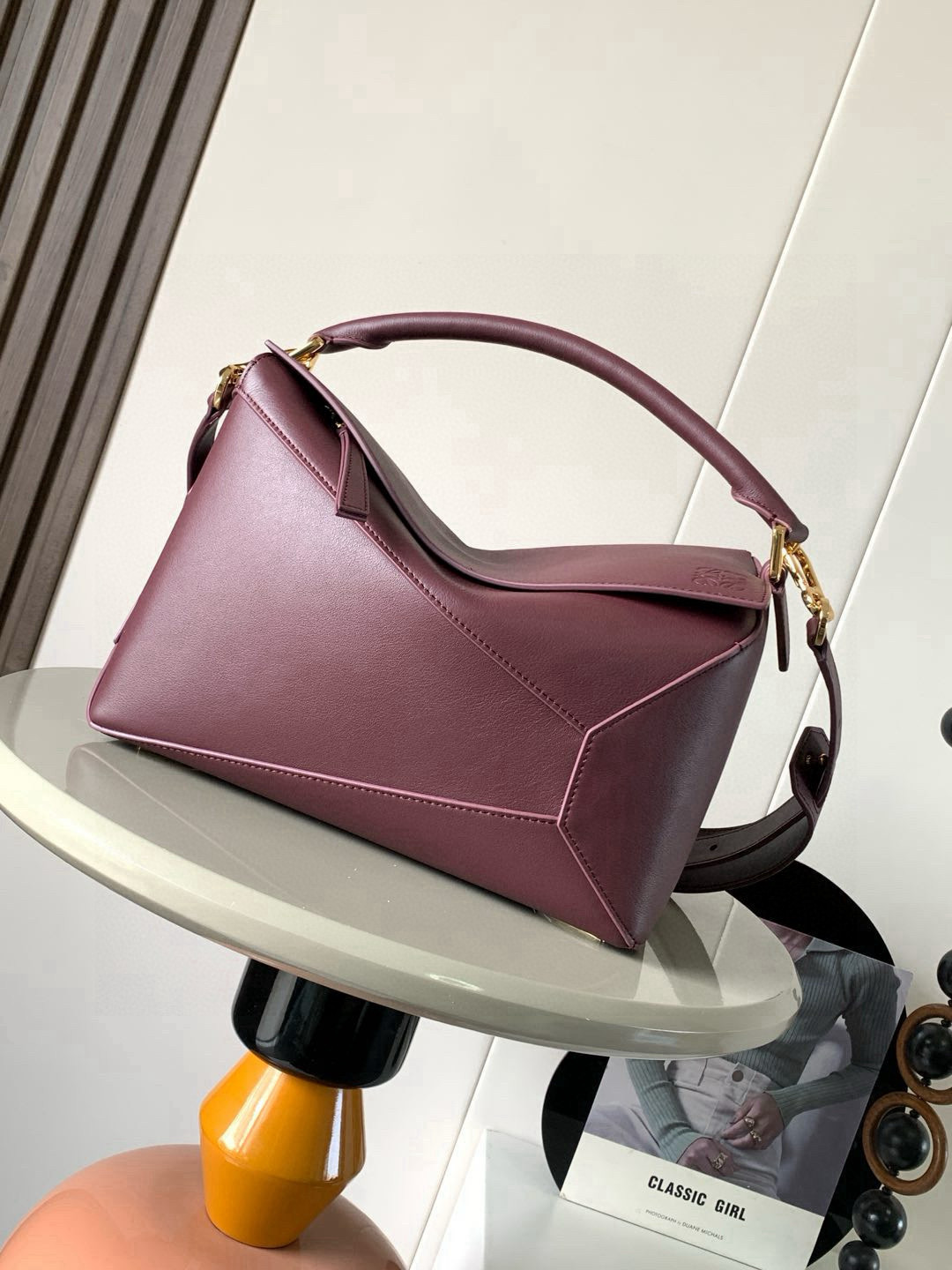 ロエベ ワインレッド バッグ スーパーコピー 優良サイト 高級感溢れる 上質レザー仕上げ 洗練デザイン_1