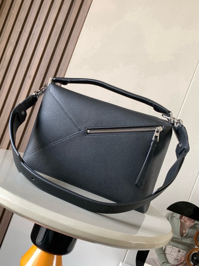 2025新作 ロエベ 偽物 パズルバッグ 高再現度 高品質仕上げ 上質感あふれる発送保証付き安心サイト_2