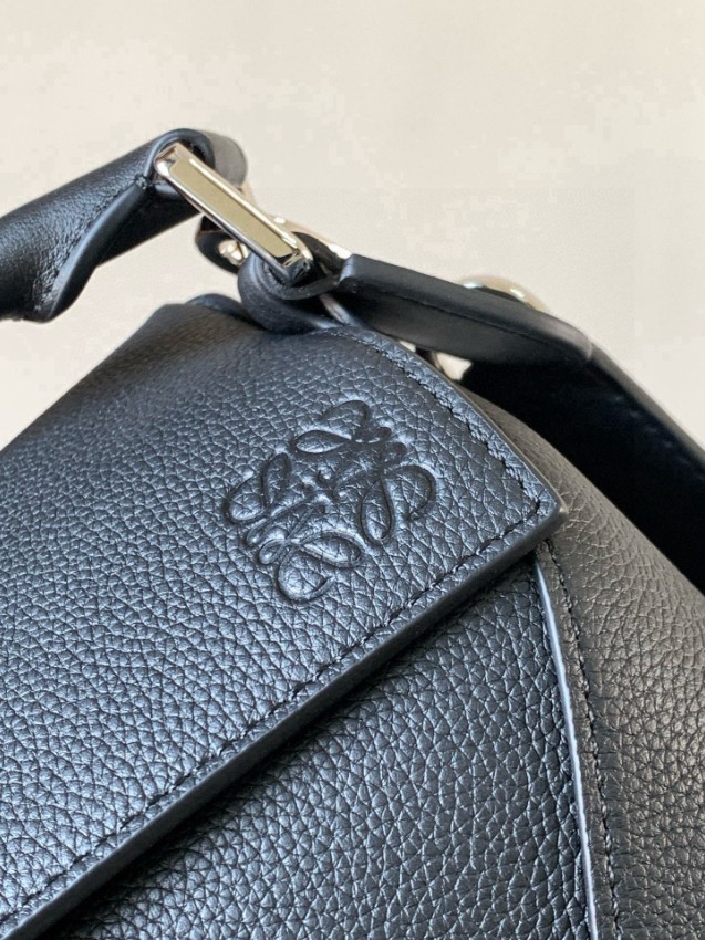 2025新作 ロエベ 偽物 パズルバッグ 高再現度 高品質仕上げ 上質感あふれる発送保証付き安心サイト_7