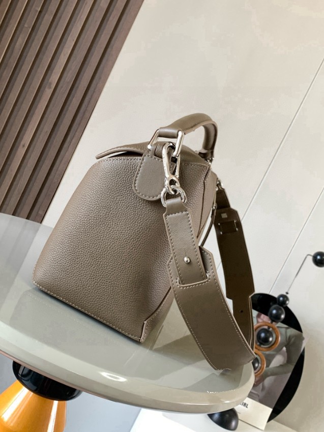 2025新作 ロエベ 激安屋口コミ パズルバッグ グレージュ 高級感仕上げ 上質レザー 丁寧な縫製 発送保証付き_2