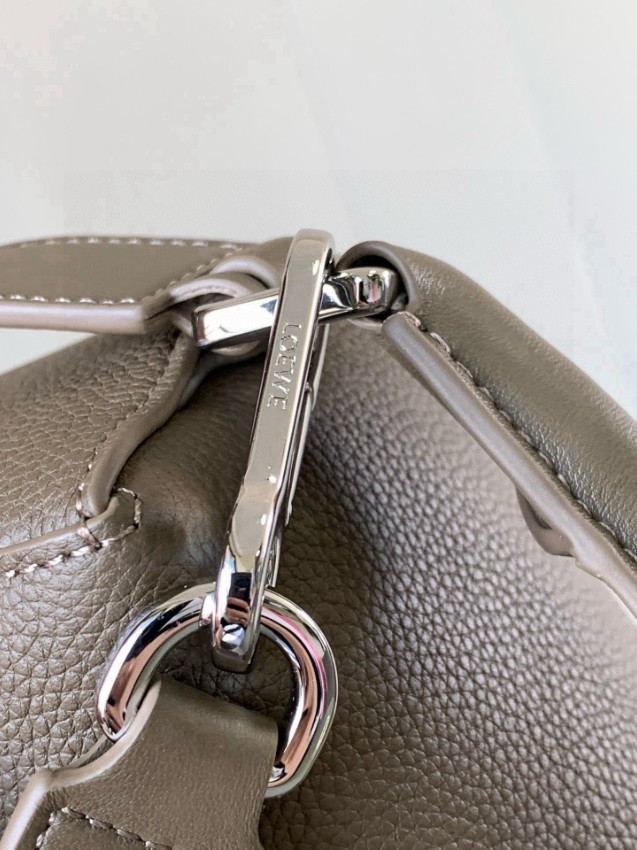 2025新作 ロエベ 激安屋口コミ パズルバッグ グレージュ 高級感仕上げ 上質レザー 丁寧な縫製 発送保証付き_7