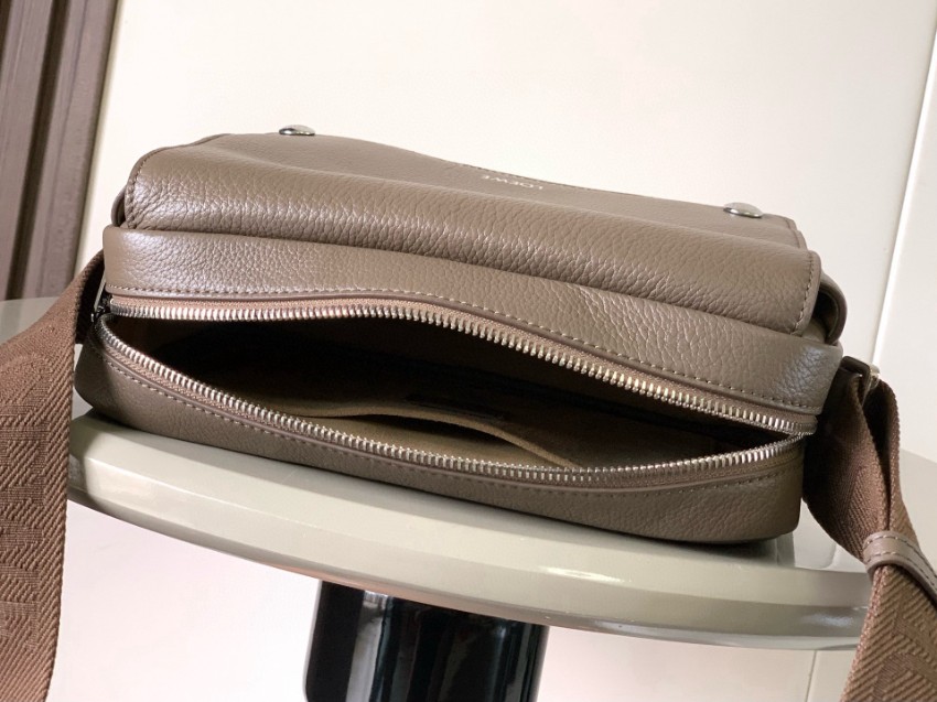 2025新作 ロエベ ブランド コピー 安全通販 ショルダーバッグ 高品質仕上げ 上質レザー 丁寧な縫製 安心取引保証_5