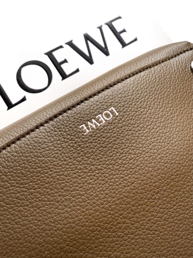 2025新作 ロエベ ブランド コピー 安全通販 ショルダーバッグ 高品質仕上げ 上質レザー 丁寧な縫製 安心取引保証_7