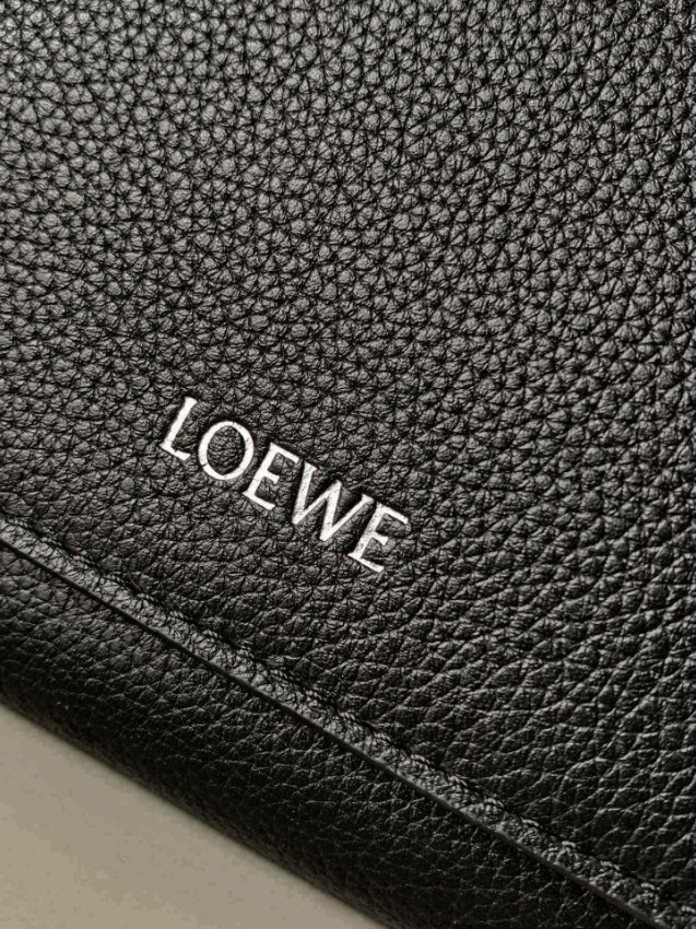 2025新作 ロエベ 偽物 バレない再現度 ショルダーバッグ 高品質仕上げ 上質レザー 丁寧な縫製 発送保証付き_6