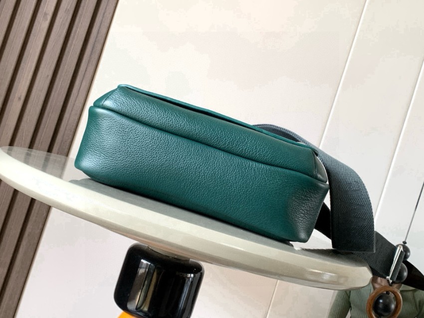 2025新作 ロエベ AAA級レプリカ ショルダーバッグ グリーン 高品質仕上げ 上質レザー 丁寧な縫製 発送保証付き_5