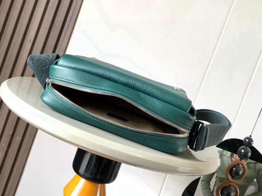 2025新作 ロエベ AAA級レプリカ ショルダーバッグ グリーン 高品質仕上げ 上質レザー 丁寧な縫製 発送保証付き_7