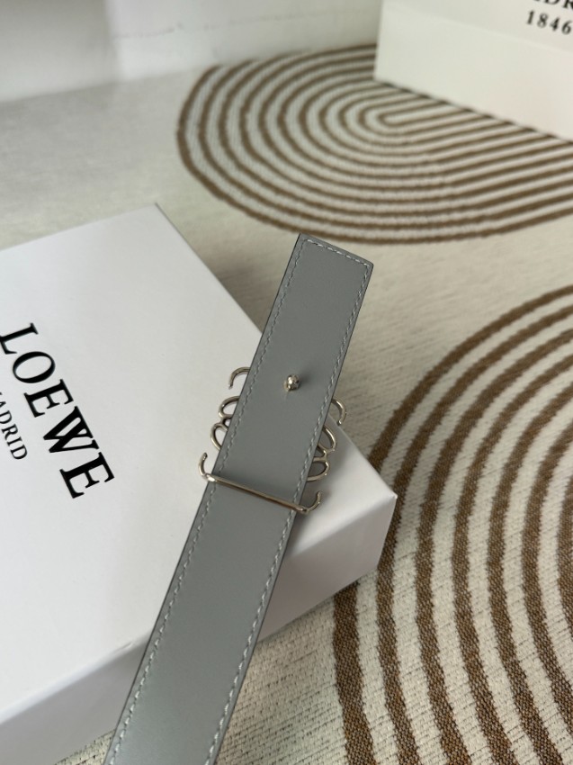 ロエベ ベルト n級 高再現度 2025新作 本革使用 精密ディテール 高級レベル仕様 正確な刻印 安心サイト_4