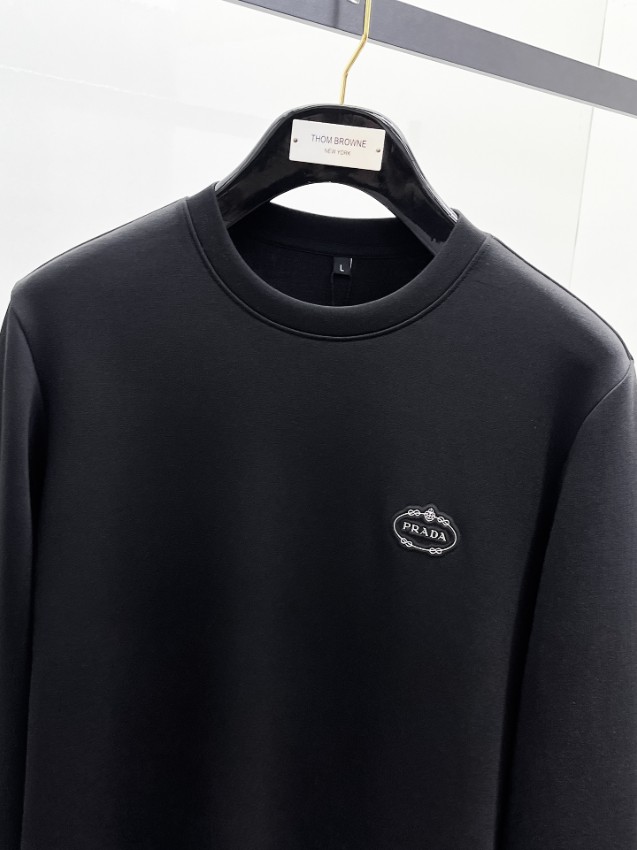 プラダ スウェット メンズ ブランド コピー 即納対応 上質感モデル ブラックデザイン 高品質素材で快適な着心地 シンプルロゴ仕様_3