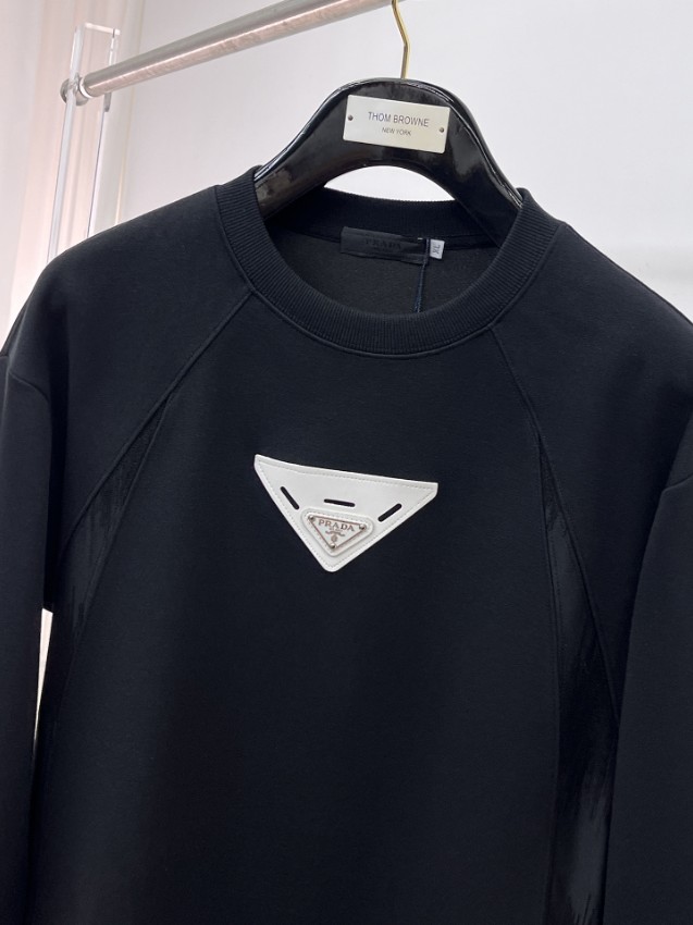 プラダ スウェット メンズ n級 数量限定入荷 精密ディテール仕様 ブラックトライアングルロゴデザイン 上質素材で快適な着心地_2