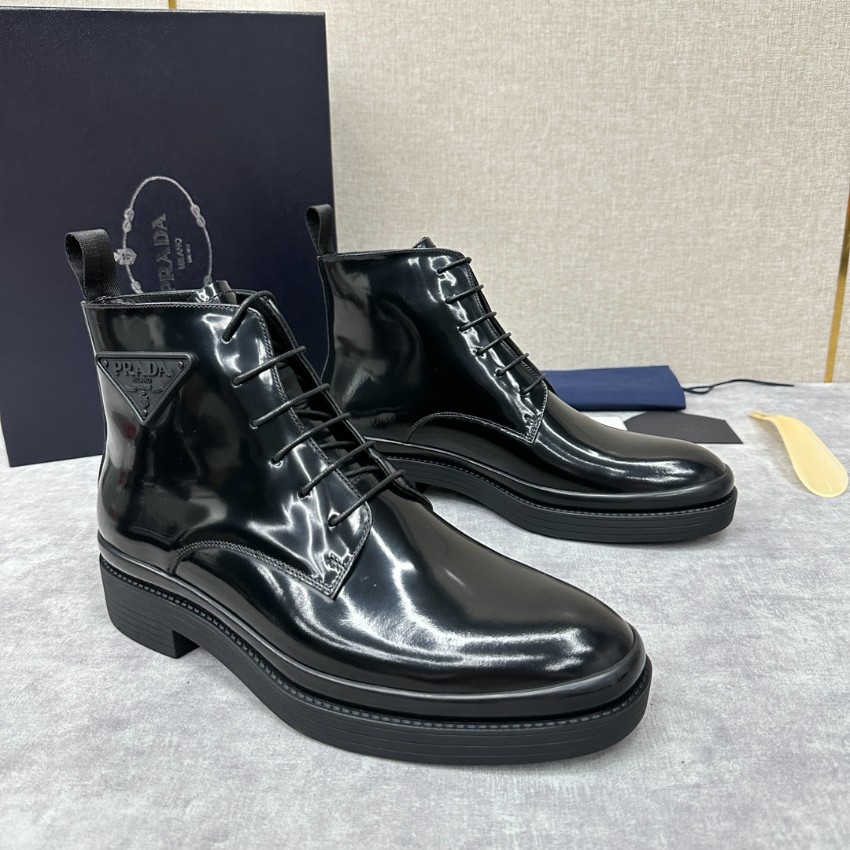 プラダ ブーツ メンズ ブランド コピー 安全通販 安心の日本倉庫 正確な刻印 ブラックエナメルレザー仕様 高級感モデル_3