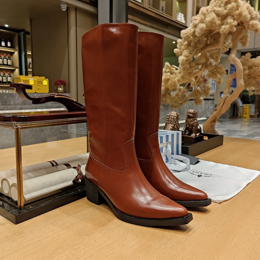 プラダ ロングブーツ レディース スーパーコピー 2025新作 高再現度 ブラウンカーフレザー仕様 スタイリッシュデザイン_2