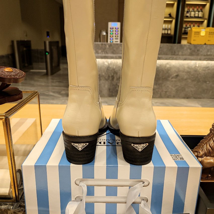プラダ ロングブーツ レディース ブランド コピー 定番人気 再販リクエスト多数 ホワイトカーフレザー仕様 高級感抜群_4