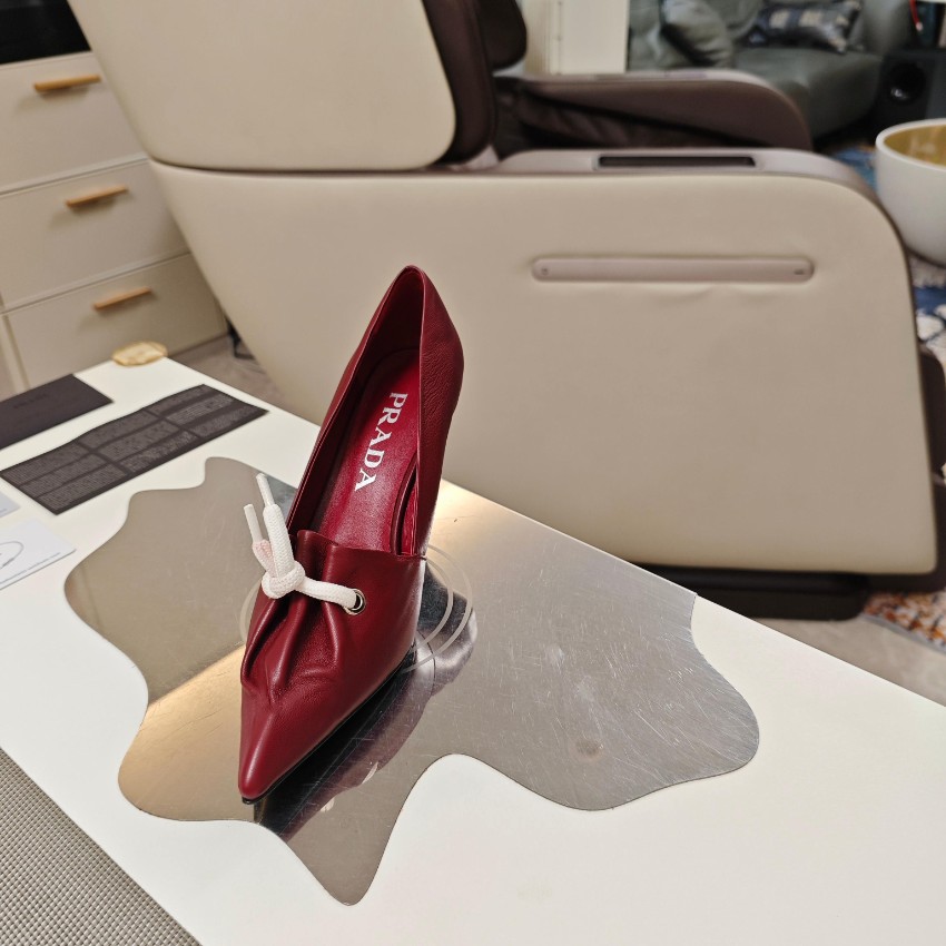 プラダ パンプス レディース 偽物 バレない再現度 上質素材使用 高リピート率 ボルドー リボン付き ポインテッドトゥ_6