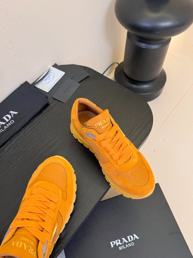 プラダ スニーカー レディース スーパーコピー 優良サイト 高級感漂う仕上げ 細部まで忠実再現 キャメル ローカット _6