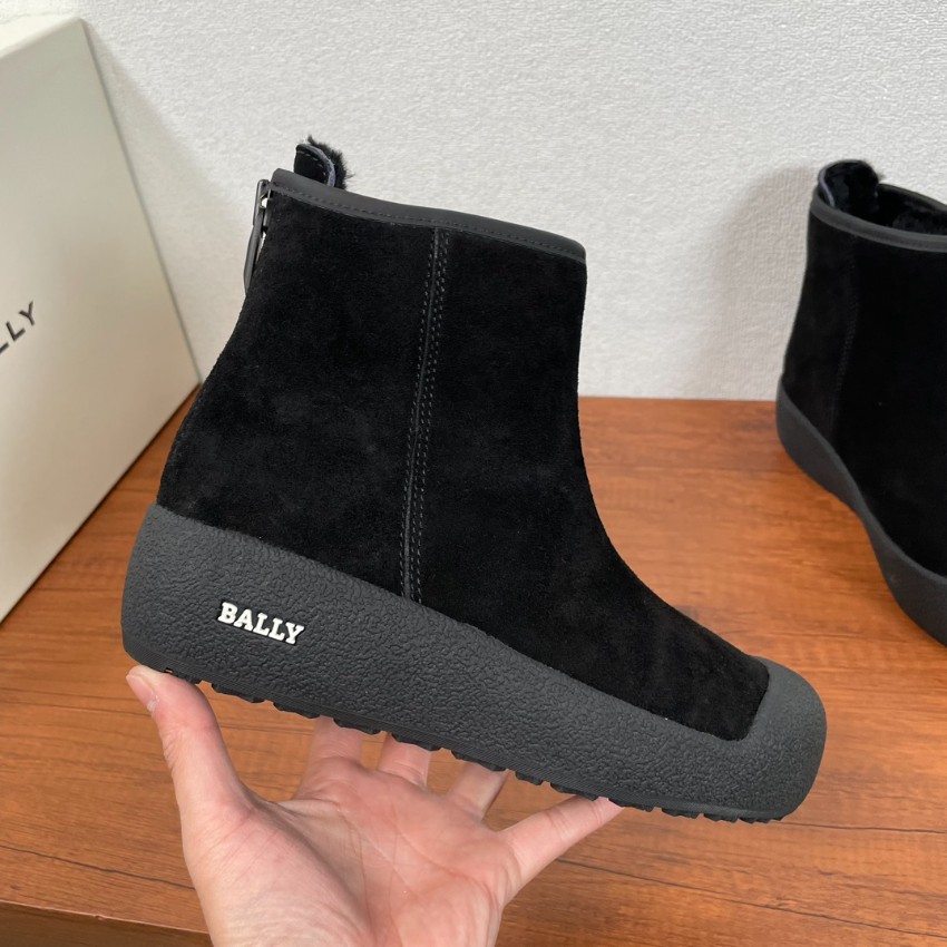 バリー ショートブーツ n級 2025新作 高再現度 モデル 上質スエード仕様 精密ディテール リピーター多数 発送保証 追跡可能_4