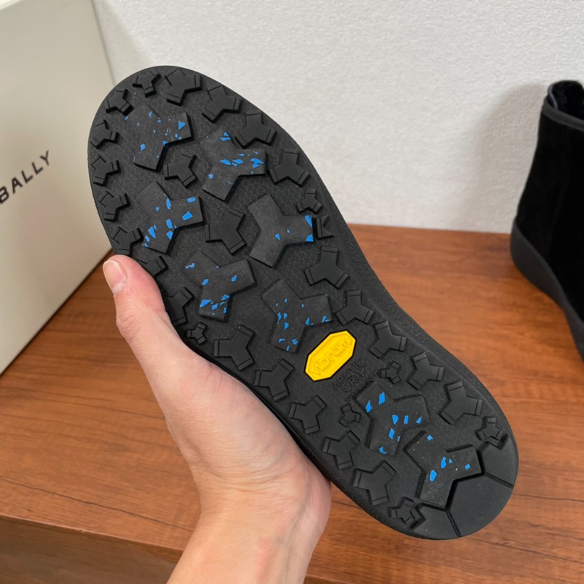 バリー ショートブーツ n級 2025新作 高再現度 モデル 上質スエード仕様 精密ディテール リピーター多数 発送保証 追跡可能_5