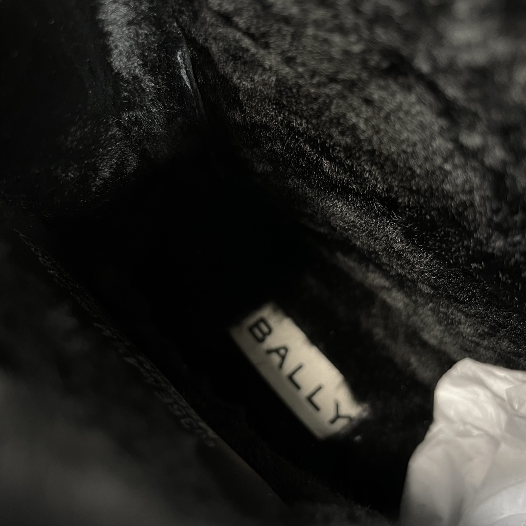 バリー ショートブーツ n級 2025新作 高再現度 モデル 上質スエード仕様 精密ディテール リピーター多数 発送保証 追跡可能_7