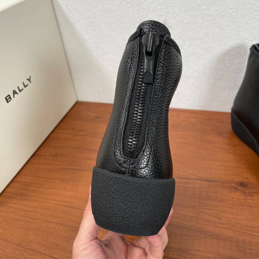 バリー ショートブーツ 偽物 バレない再現度 2025新作 グレインレザー仕様 高級感仕上げ 上質感漂うモデル 追跡可能 発送保証_4